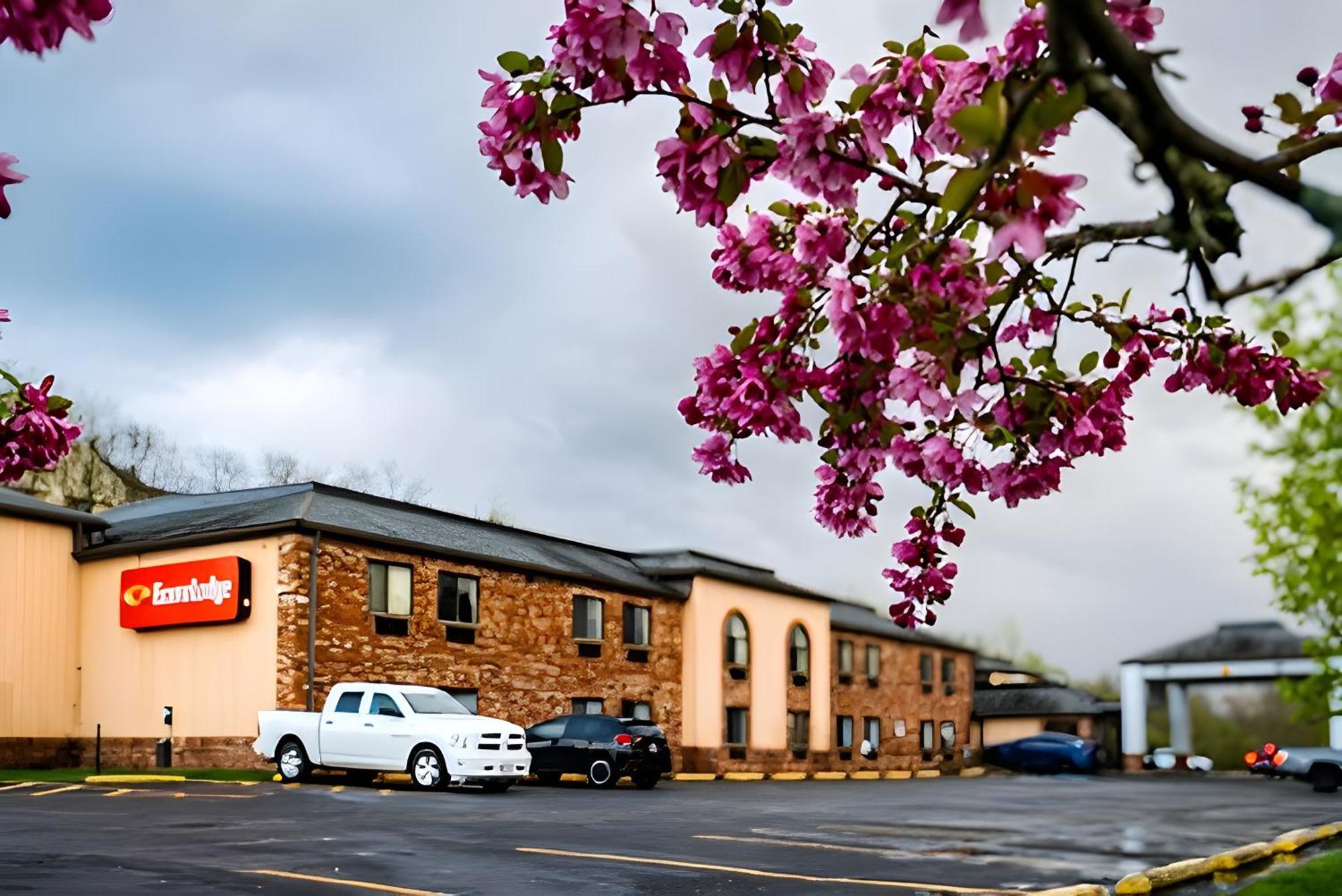 Econo Lodge Cleveland Southeast - Kent Streetsboro Exterior photo