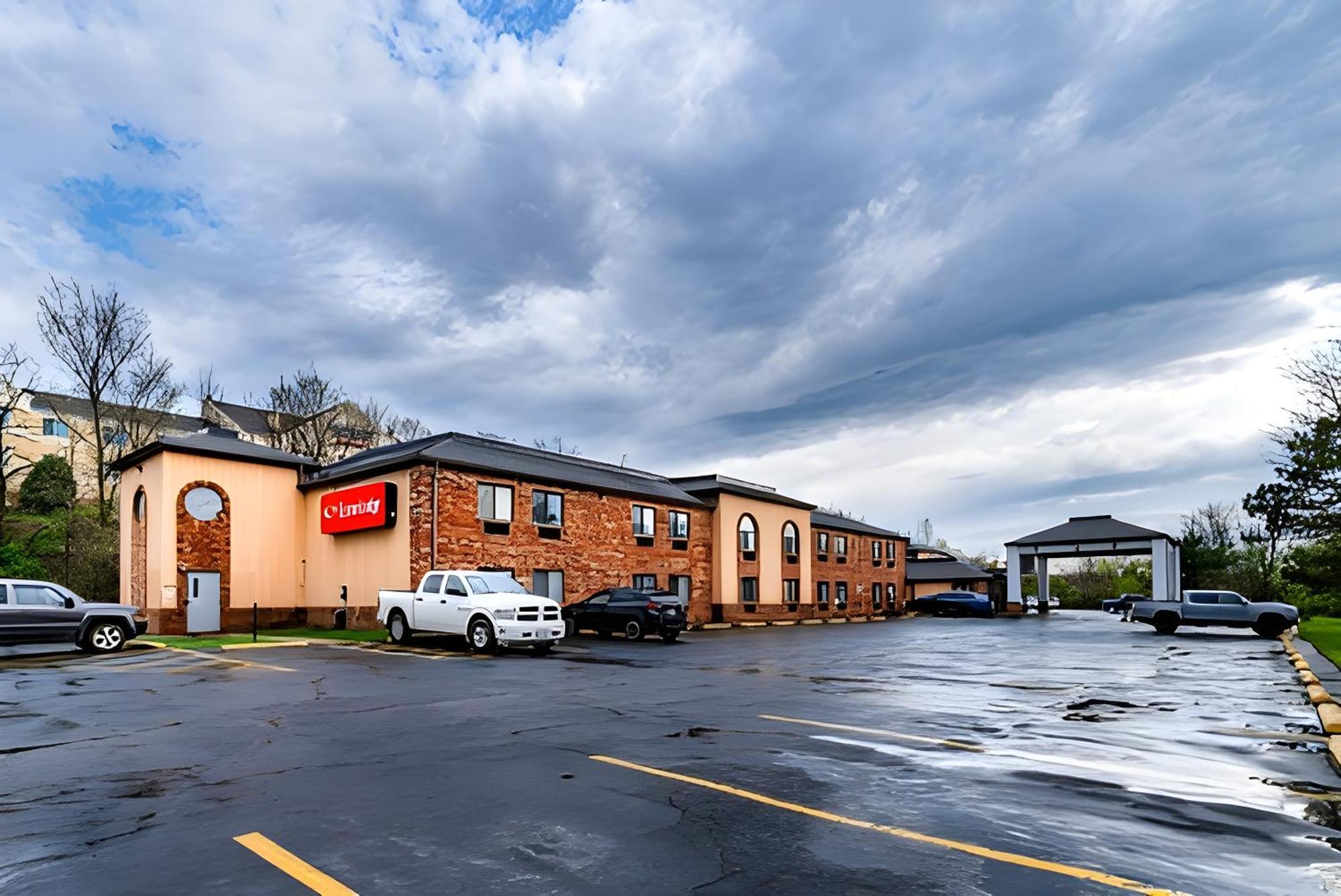 Econo Lodge Cleveland Southeast - Kent Streetsboro Exterior photo