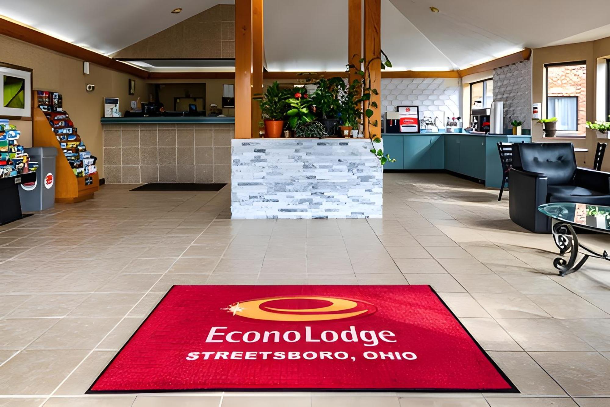 Econo Lodge Cleveland Southeast - Kent Streetsboro Exterior photo