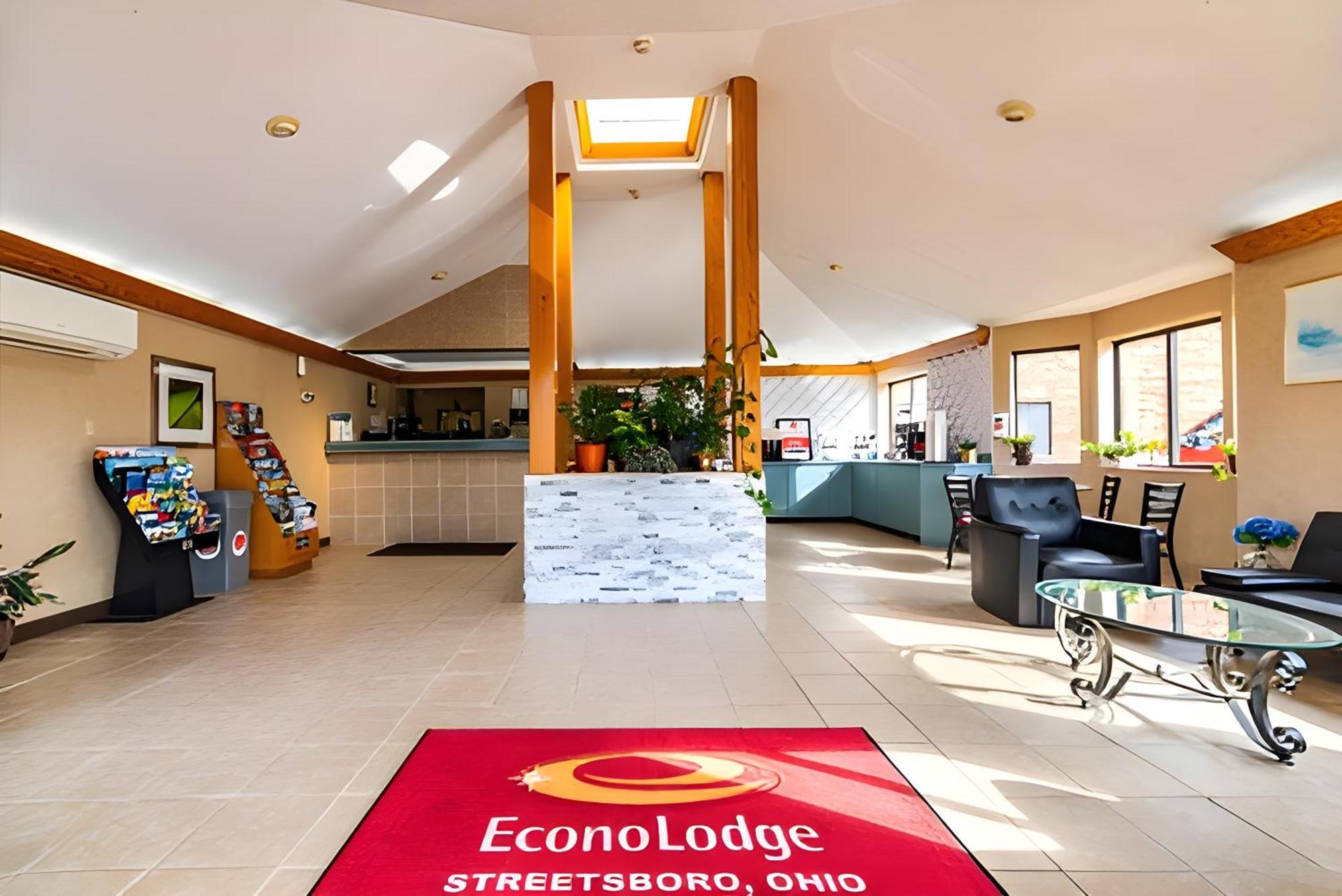 Econo Lodge Cleveland Southeast - Kent Streetsboro Exterior photo