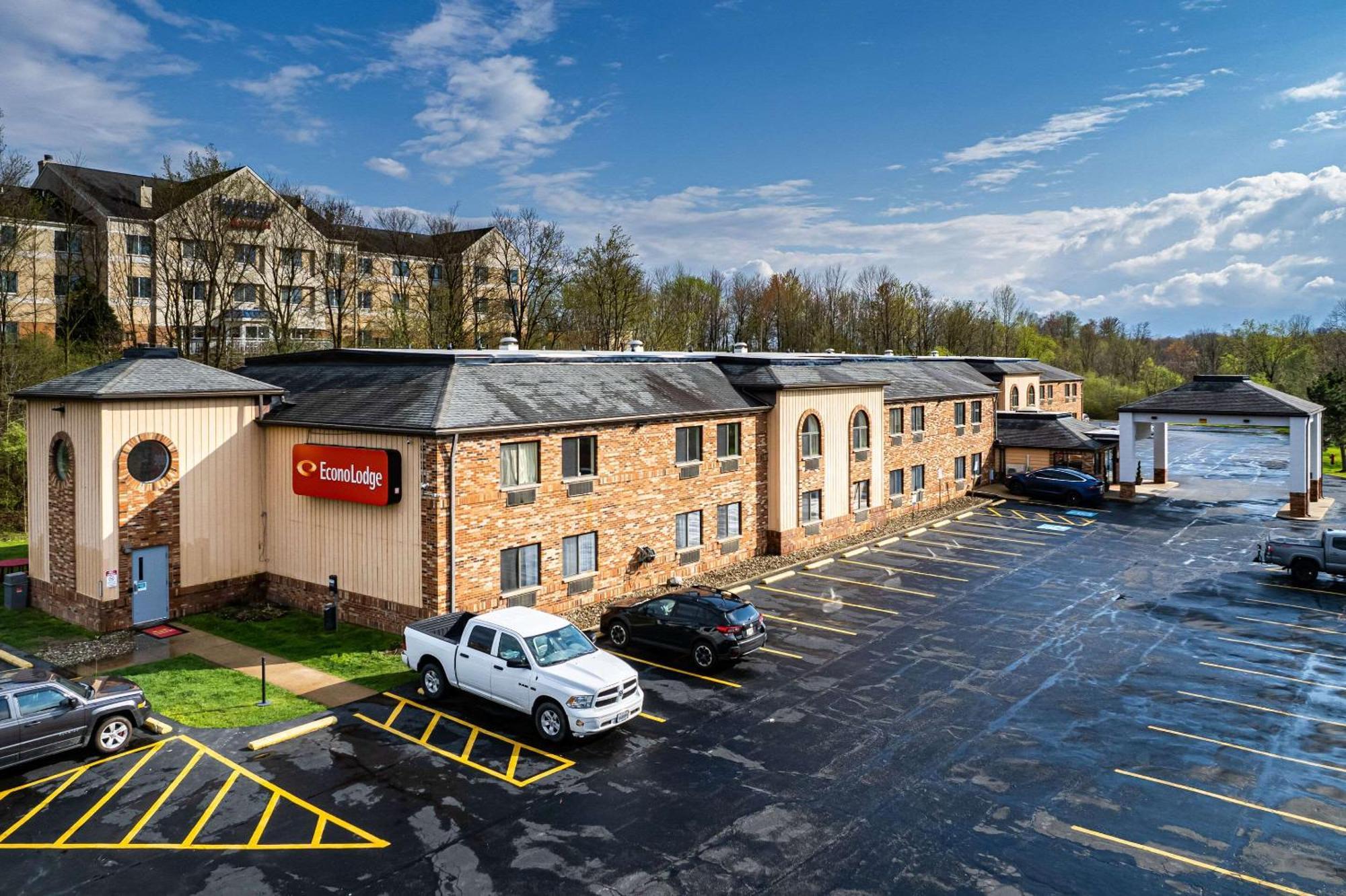 Econo Lodge Cleveland Southeast - Kent Streetsboro Exterior photo