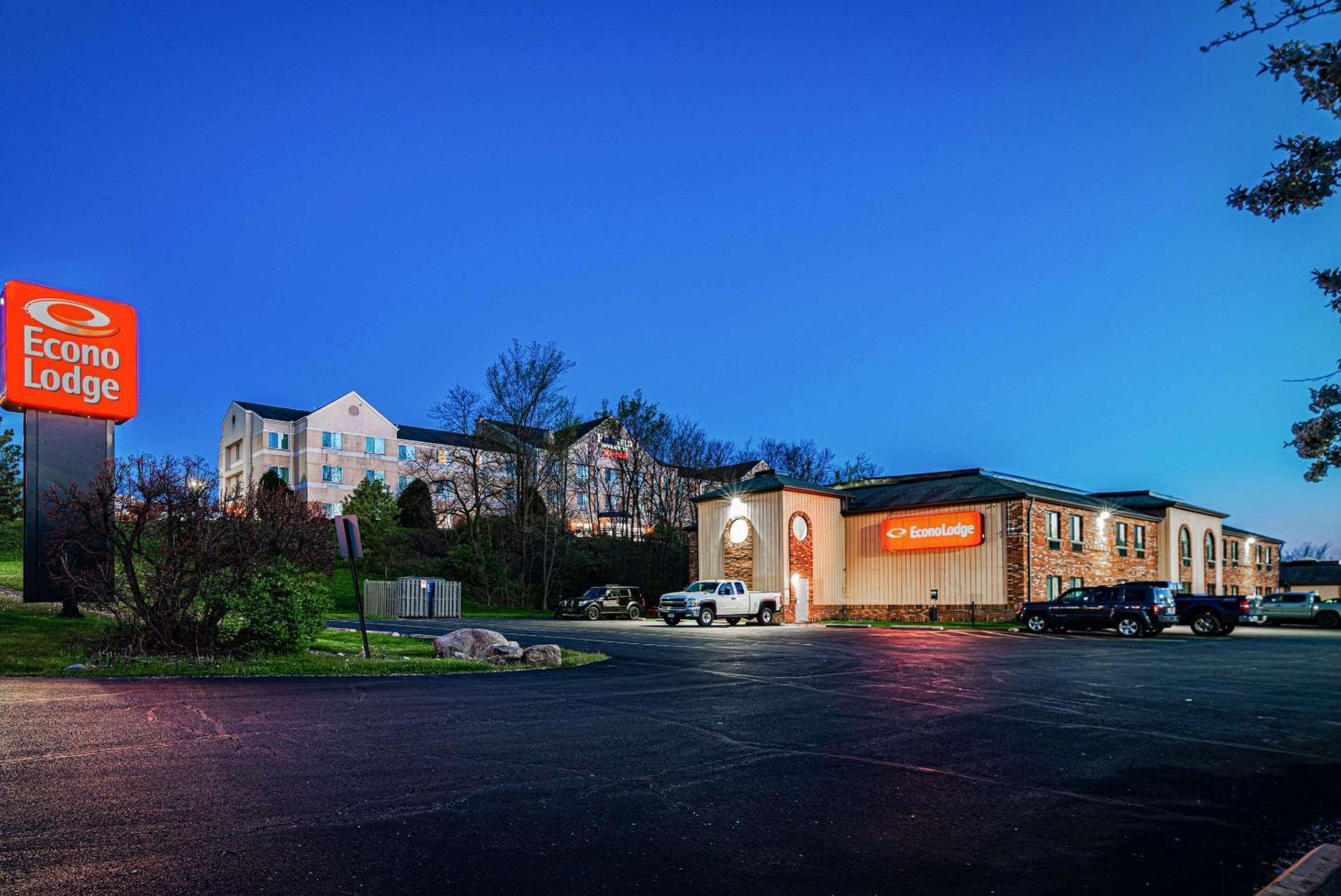 Econo Lodge Cleveland Southeast - Kent Streetsboro Exterior photo