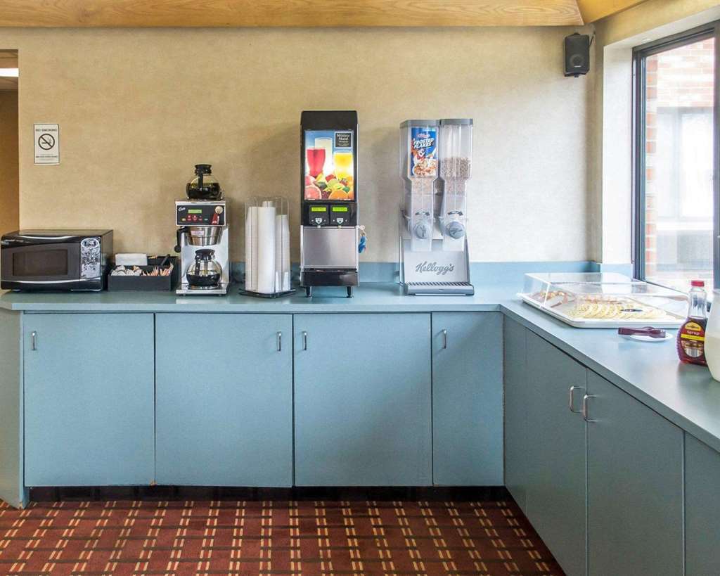 Econo Lodge Cleveland Southeast - Kent Streetsboro Restaurant photo