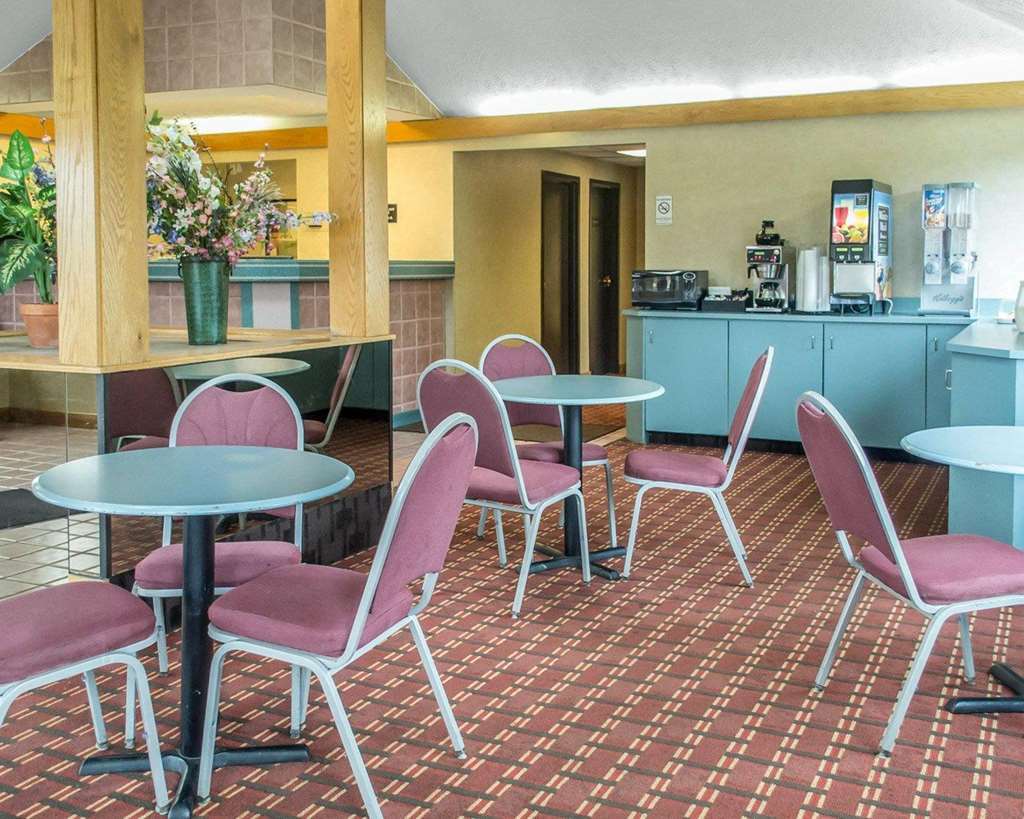 Econo Lodge Cleveland Southeast - Kent Streetsboro Restaurant photo
